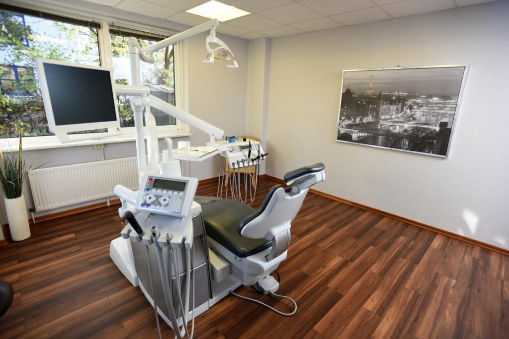 Zahnarzt Dr. Bernd Leppert & Partner Hamburg Bei uns stehen Sie als